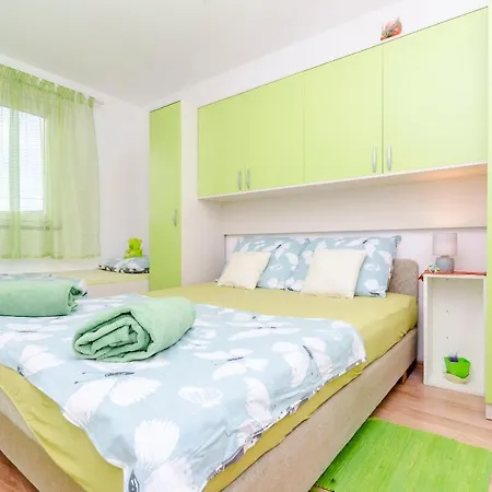 Branislava * Rogoznica (Sibenik-Knin)