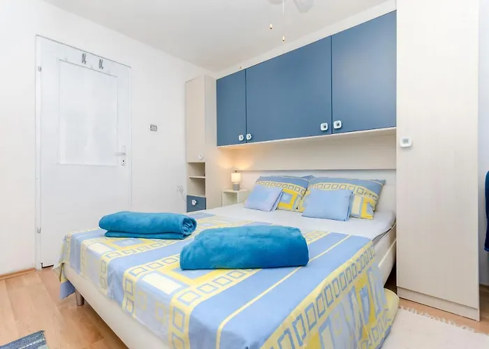 Branislava * Rogoznica (Sibenik-Knin)