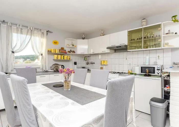 Branislava * Rogoznica (Sibenik-Knin)